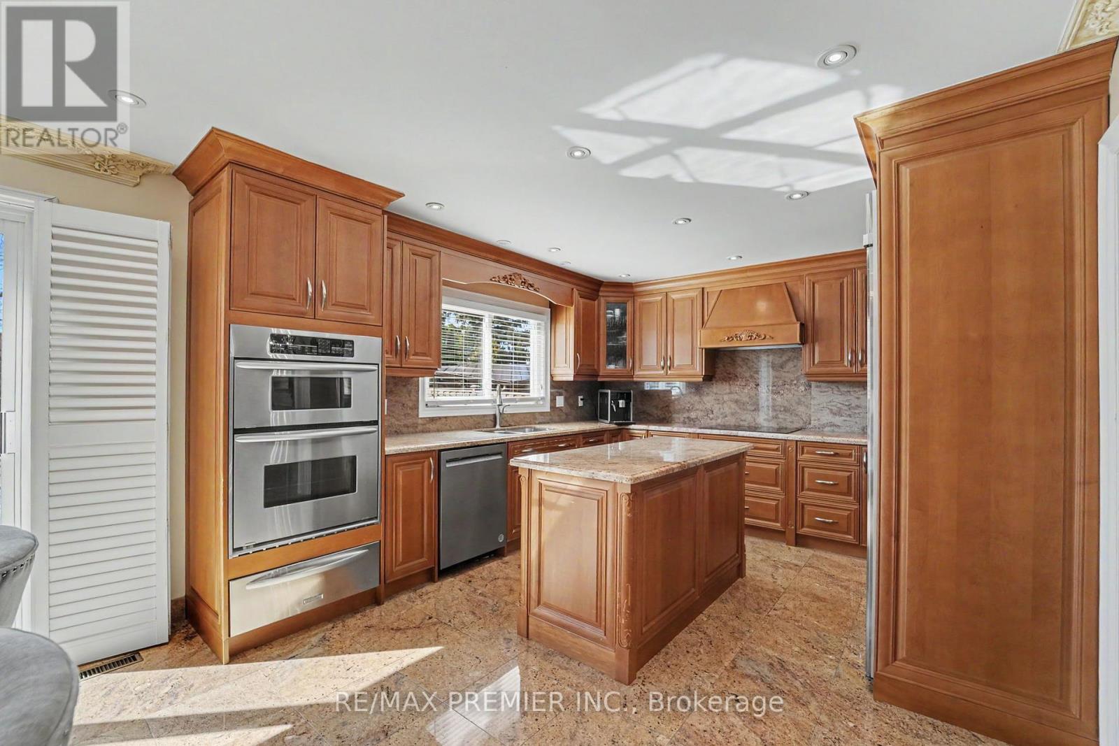 112 Bourbon Street, Vaughan, Ontario  L4L 6Y9 - Photo 12 - N13055236