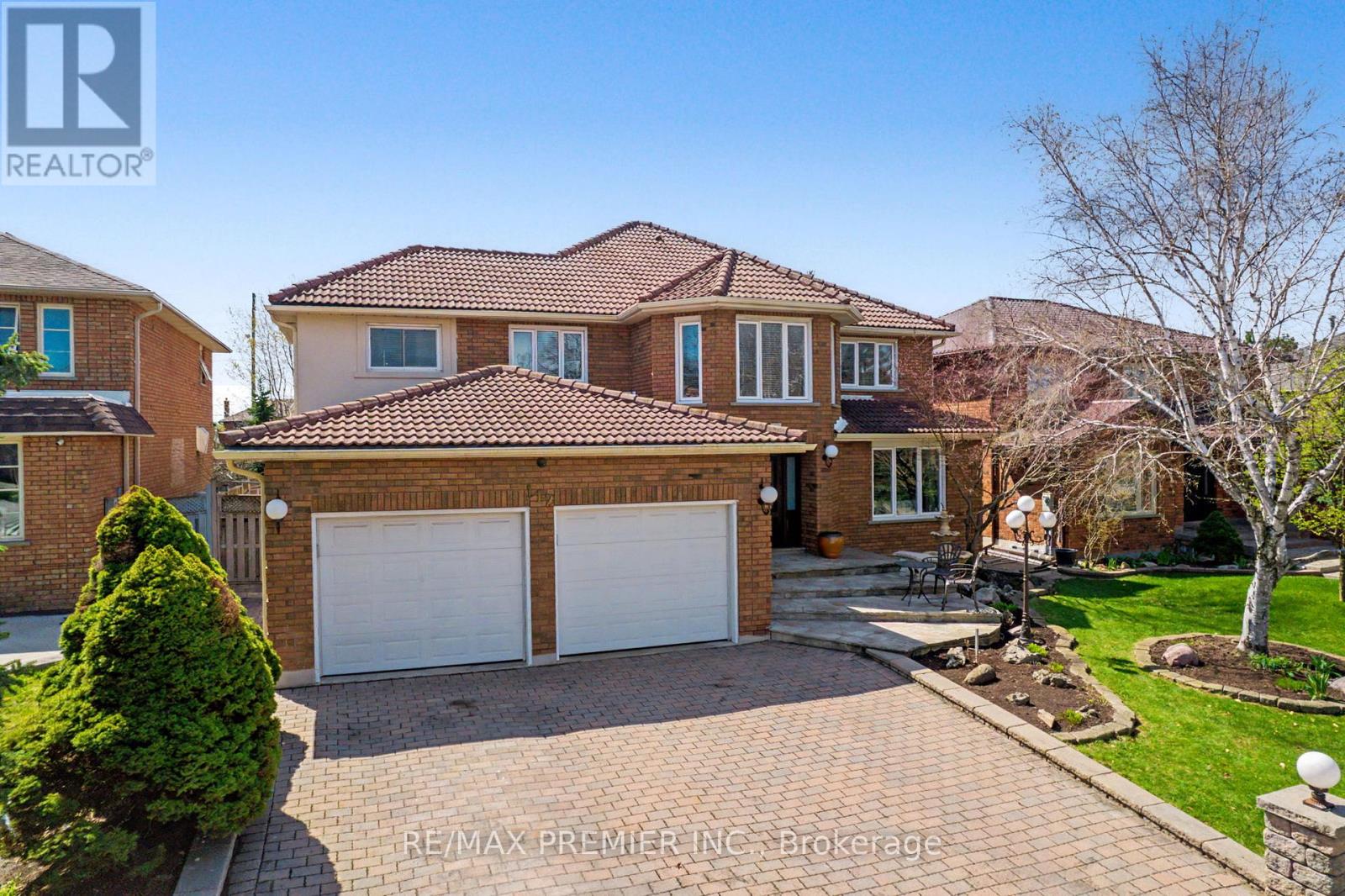 112 Bourbon Street, Vaughan, Ontario  L4L 6Y9 - Photo 2 - N13055236