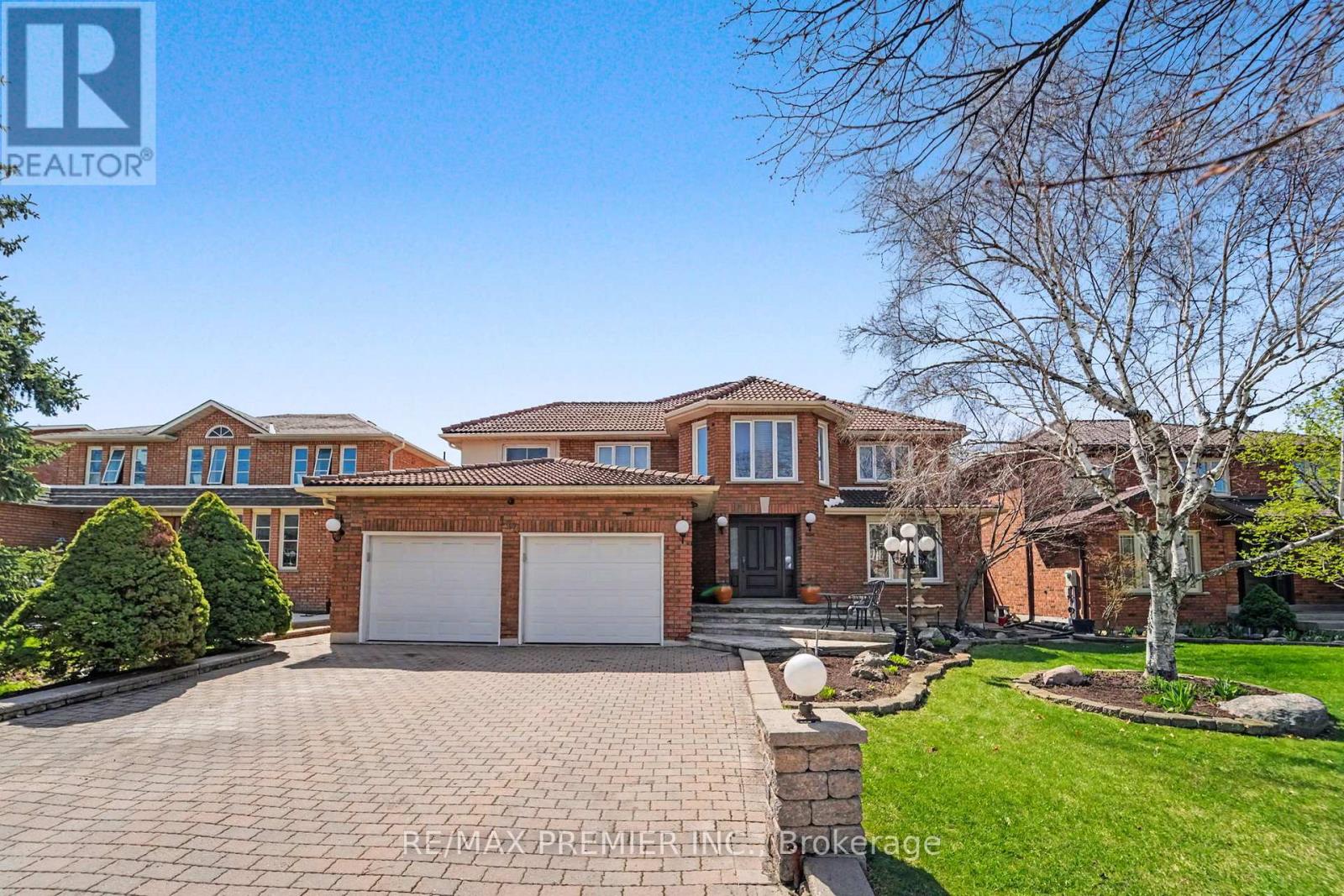 112 Bourbon Street, Vaughan, Ontario  L4L 6Y9 - Photo 3 - N13055236