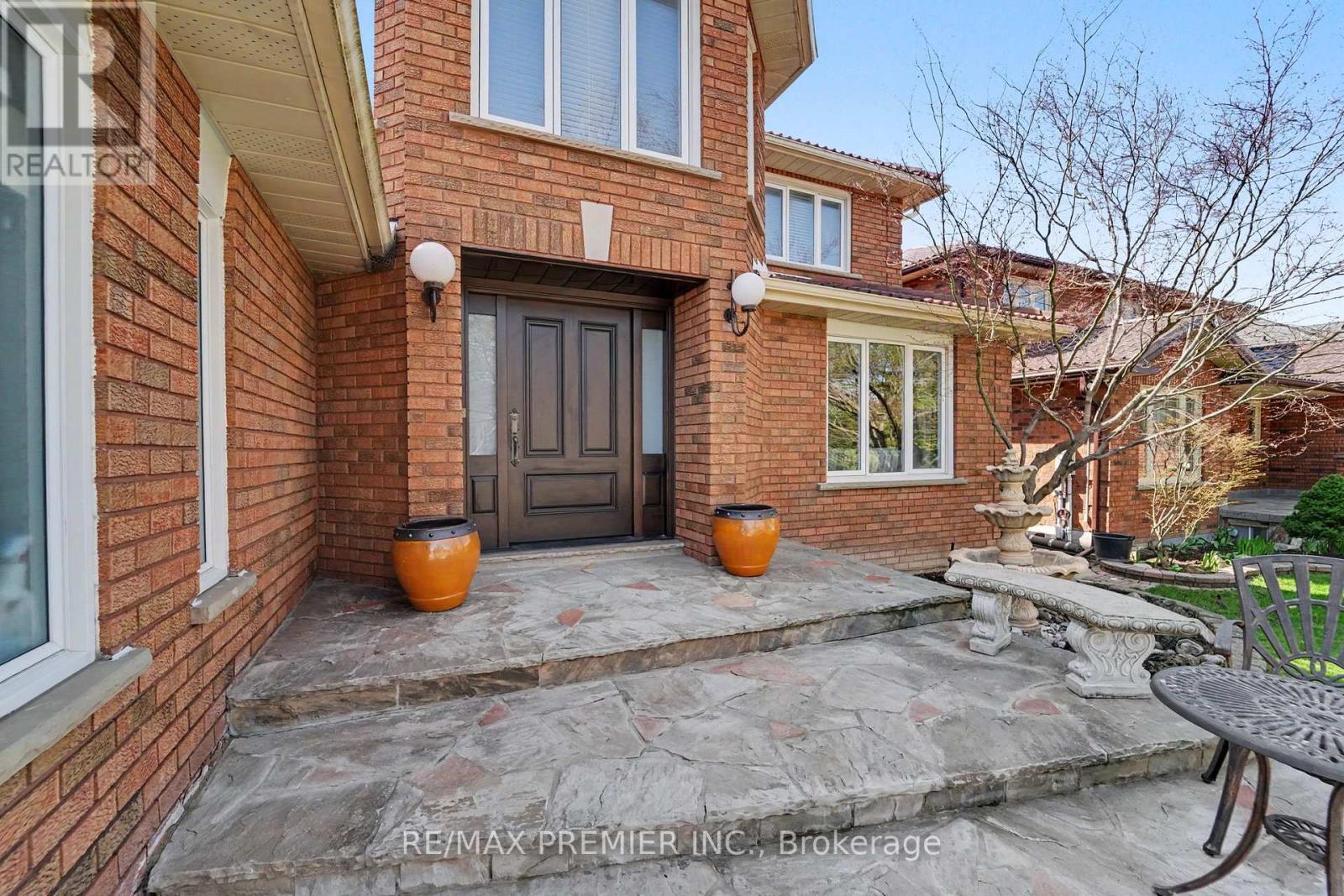 112 Bourbon Street, Vaughan, Ontario  L4L 6Y9 - Photo 4 - N13055236
