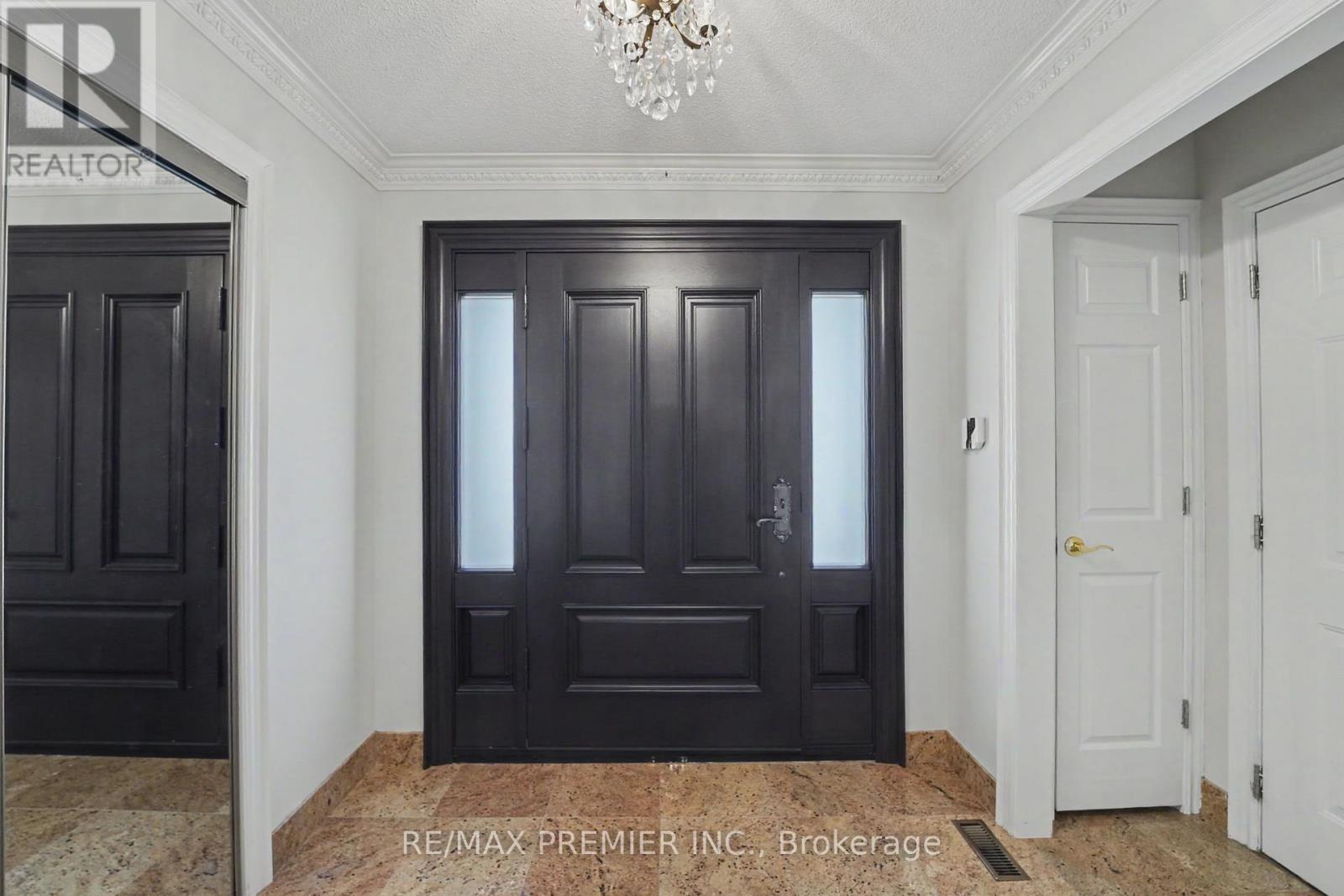 112 Bourbon Street, Vaughan, Ontario  L4L 6Y9 - Photo 5 - N13055236