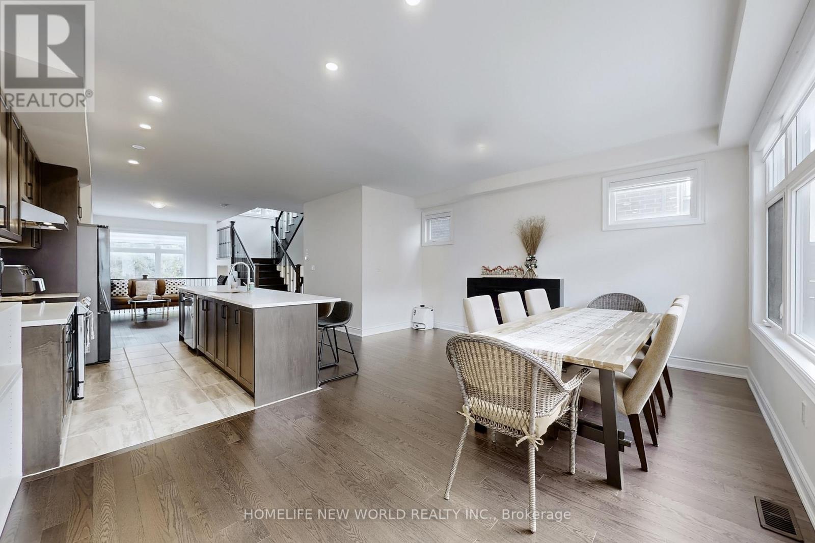 18 Bennington Road, Newmarket, Ontario  L3X 0M8 - Photo 15 - N13055296