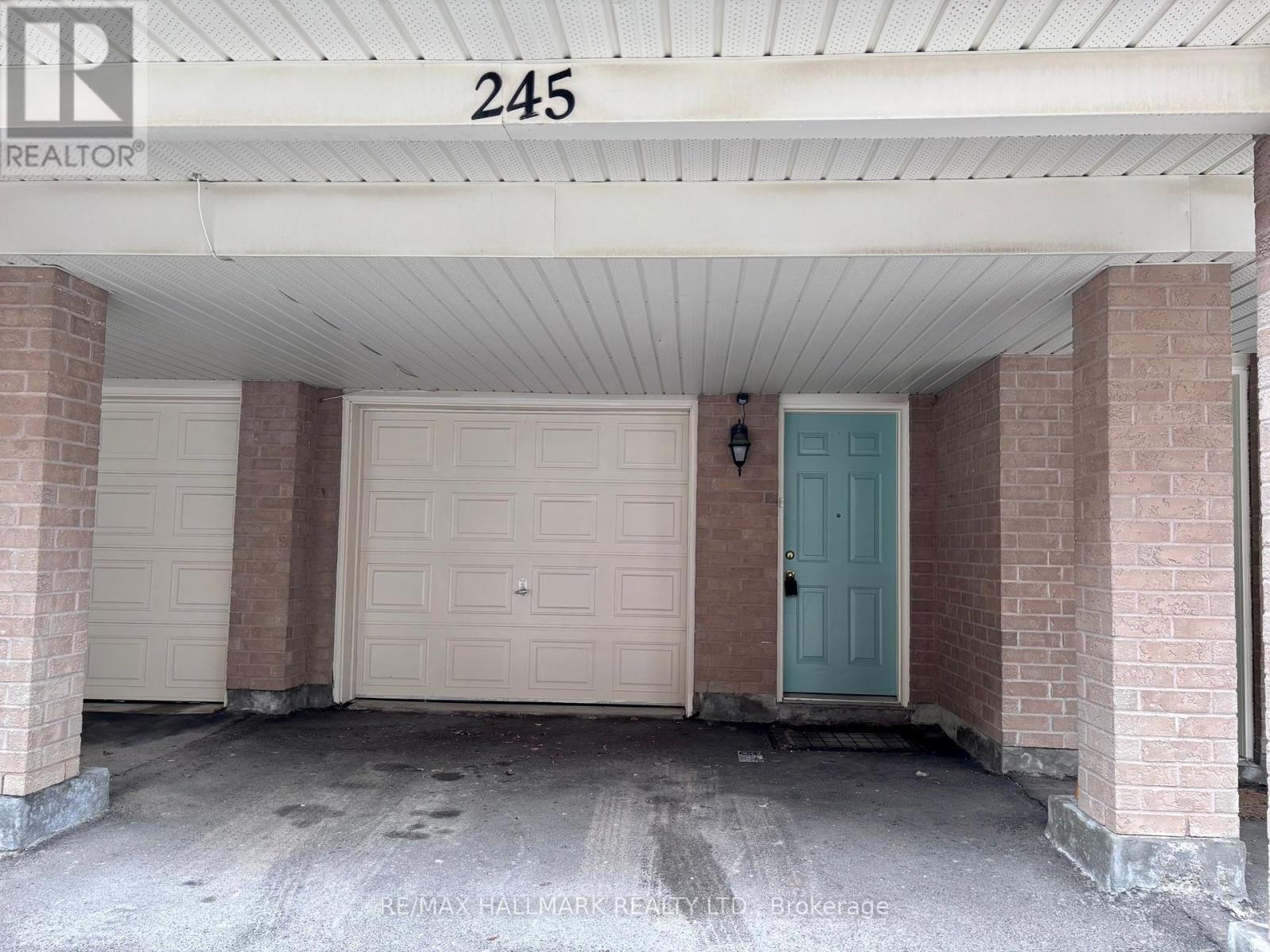 245 - 23 Observatory Lane, Richmond Hill (Harding), Ontario  L4C 0M7 - Photo 2 - N13055306