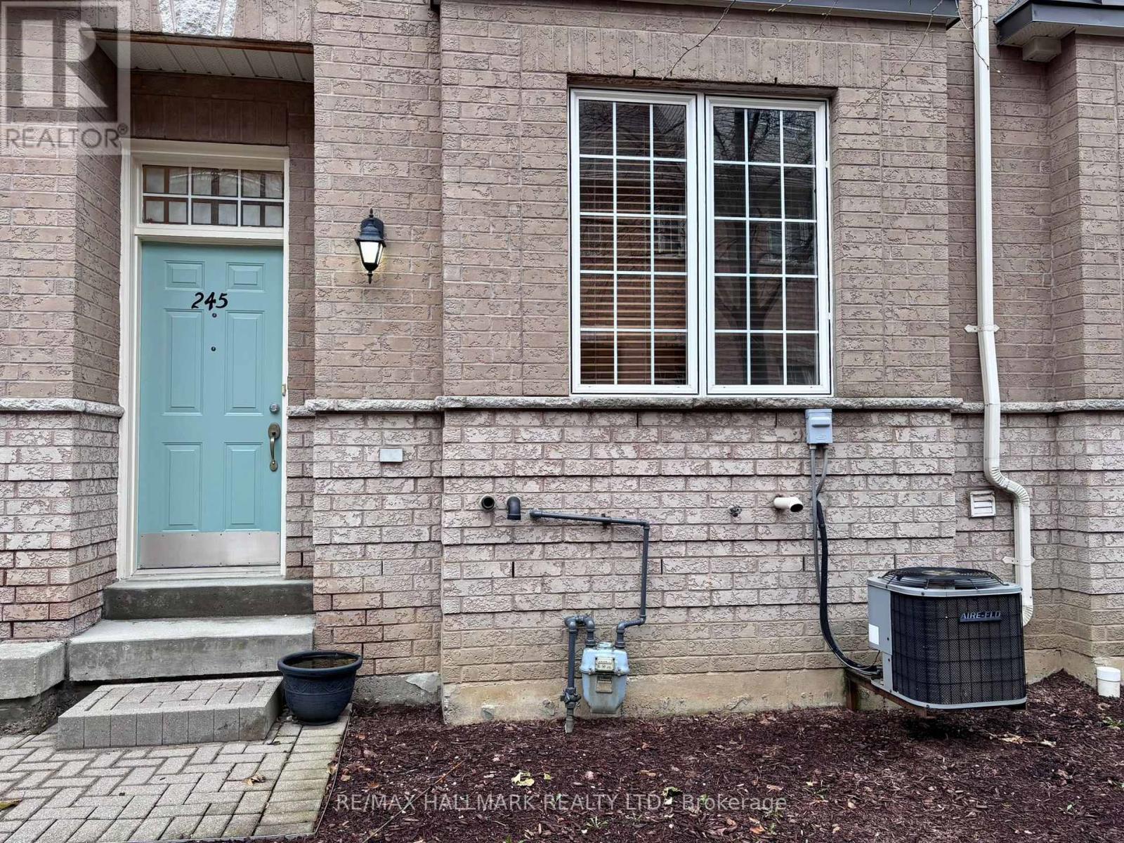 245 - 23 Observatory Lane, Richmond Hill (Harding), Ontario  L4C 0M7 - Photo 4 - N13055306