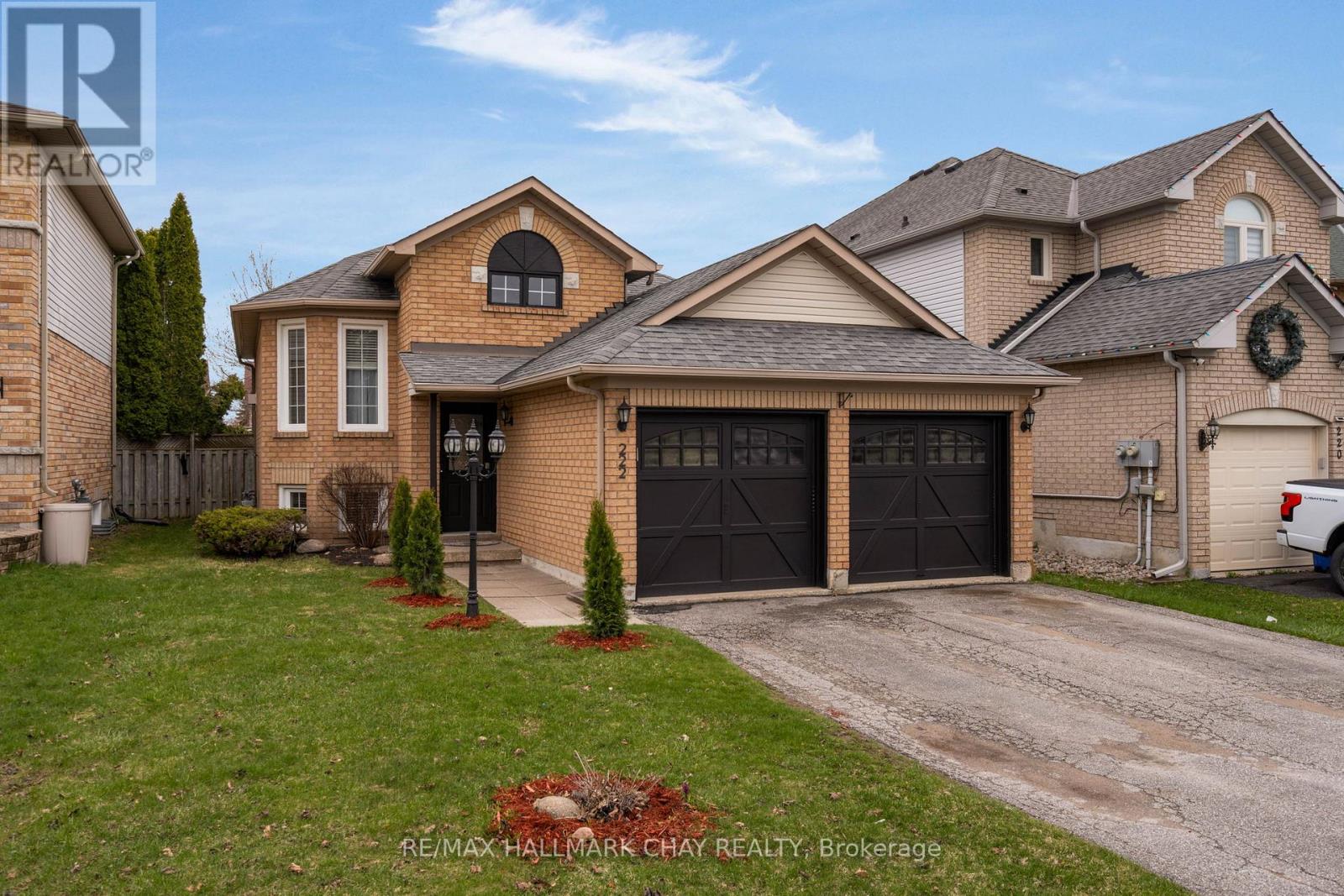 222 WESSENGER DRIVE, Barrie, Ontario