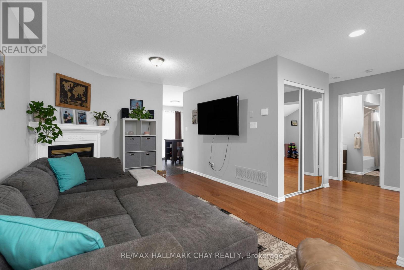 222 Wessenger Drive, Barrie, Ontario  L4N 8R4 - Photo 6 - S13055202