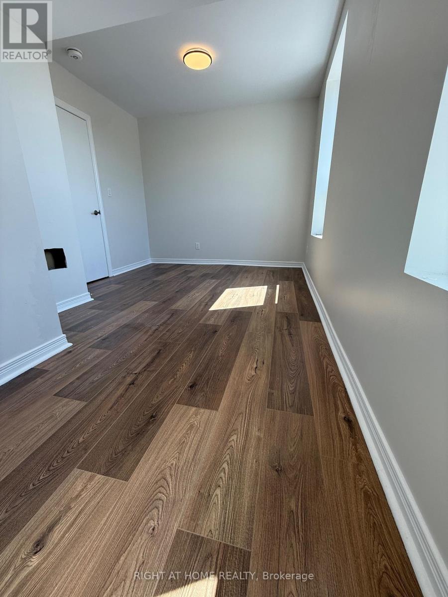 28 West Street N, Orillia, Ontario  L3V 5B8 - Photo 15 - S13055234