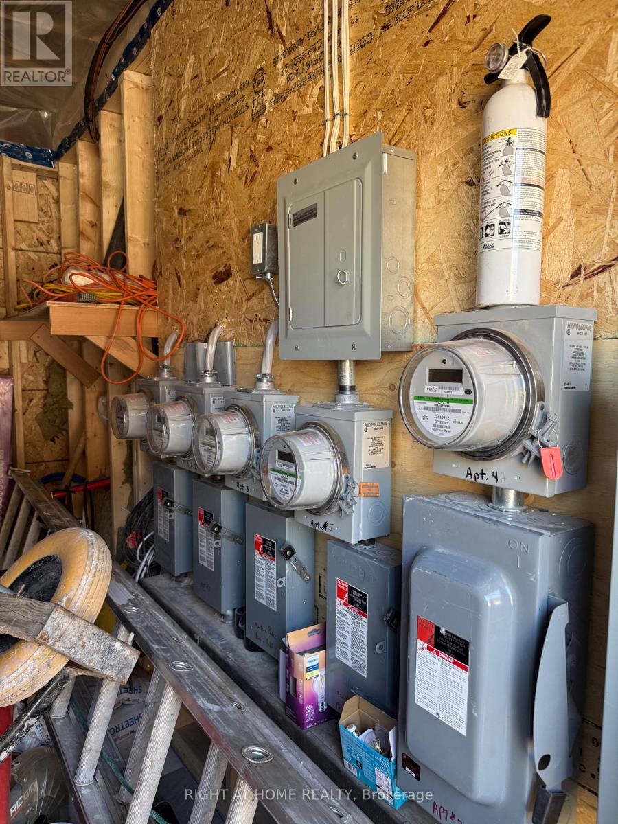 28 West Street N, Orillia, Ontario  L3V 5B8 - Photo 44 - S13055234