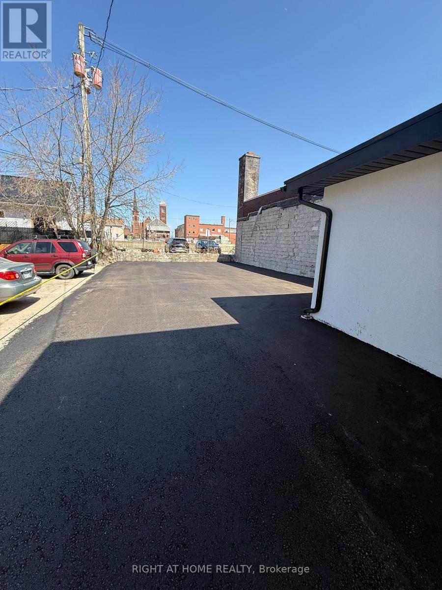 28 West Street N, Orillia, Ontario  L3V 5B8 - Photo 5 - S13055234