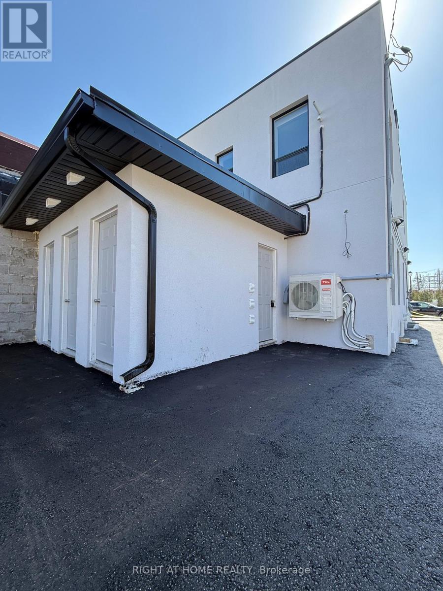 28 West Street N, Orillia, Ontario  L3V 5B8 - Photo 6 - S13055234