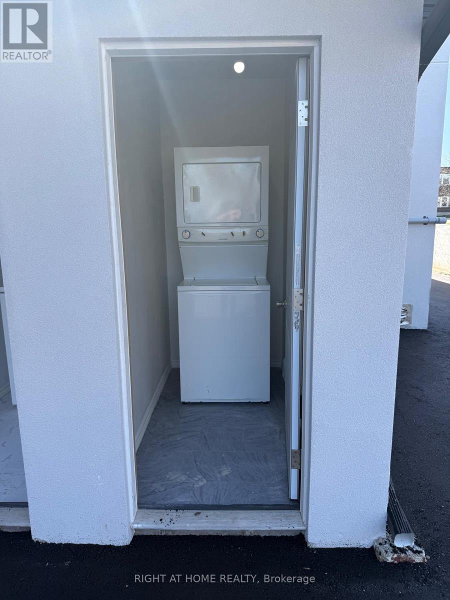 28 West Street N, Orillia, Ontario  L3V 5B8 - Photo 7 - S13055234