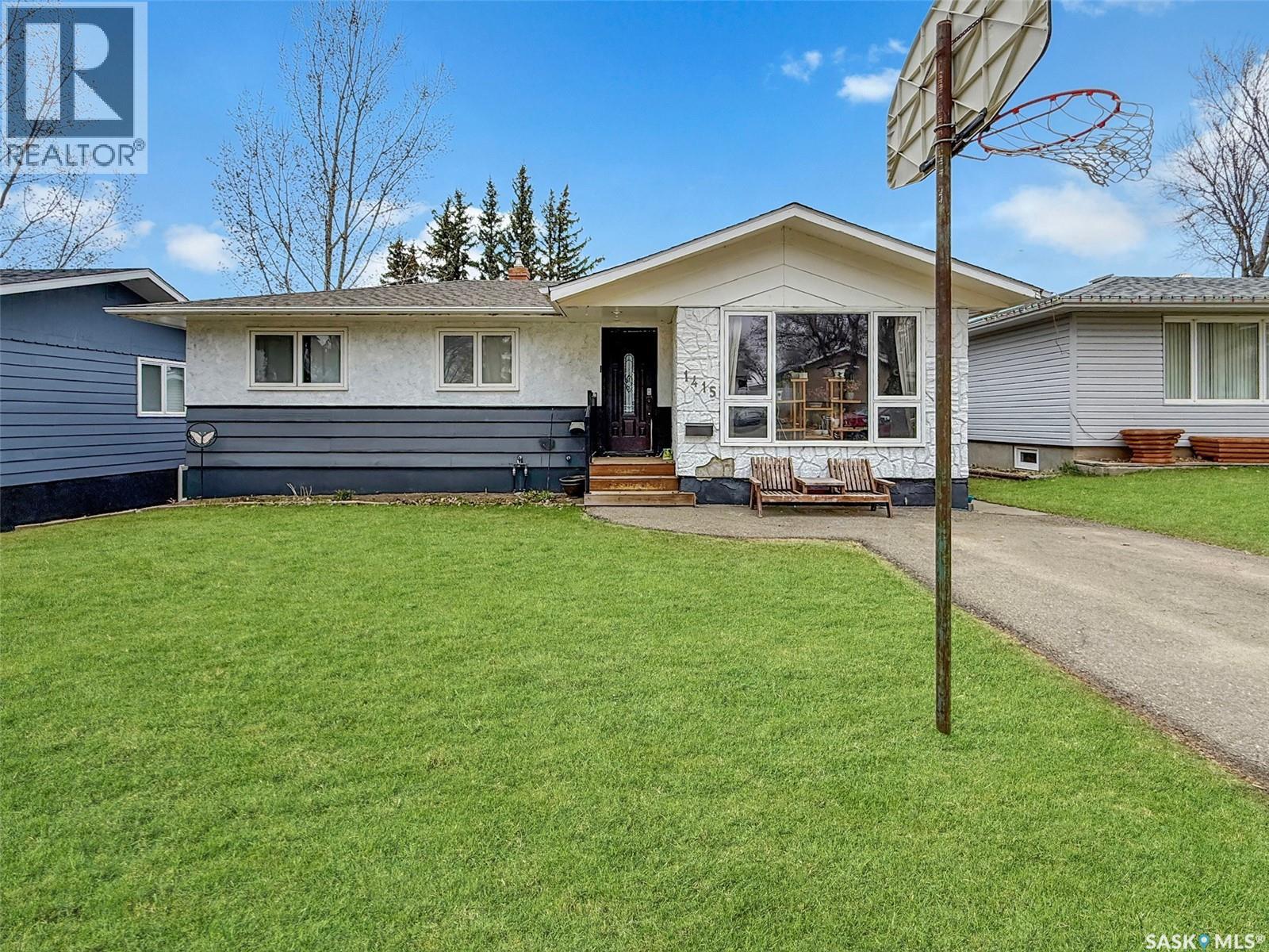 1415 Ashley Drive, Swift Current, Saskatchewan  S9H 1N6 - Photo 1 - SK034186