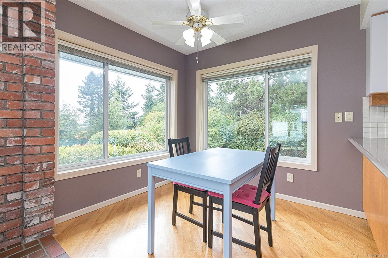 4569 Boulderwood Dr, Saanich, British Columbia  V8Y 3A5 - Photo 9 - 1033833