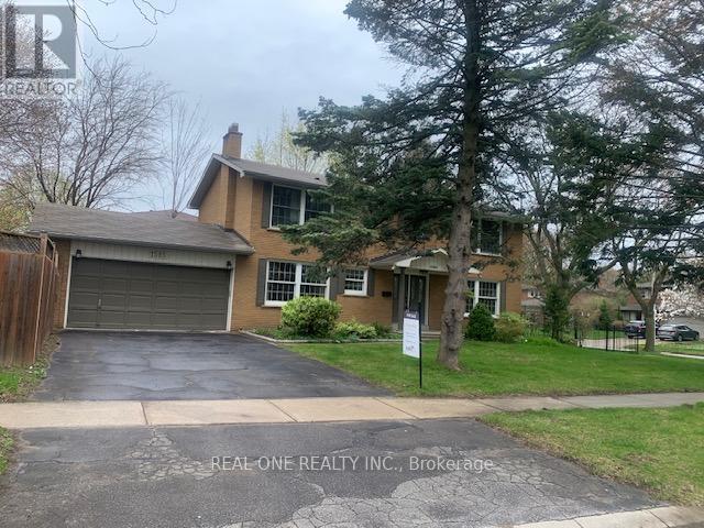 1585 Crombie Road, Mississauga, Ontario  L5J 4J1 - Photo 2 - W13055254