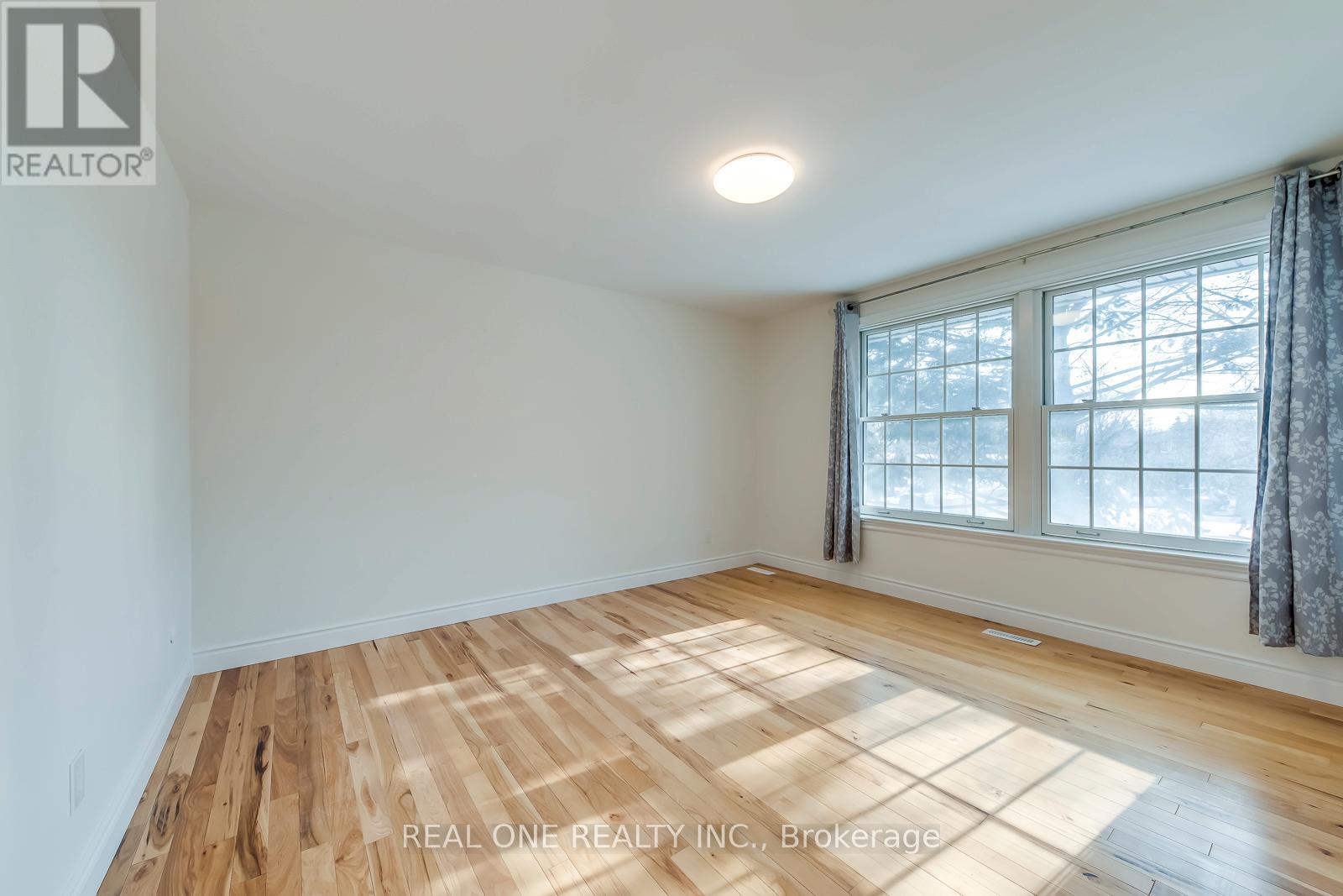 1585 Crombie Road, Mississauga, Ontario  L5J 4J1 - Photo 20 - W13055254