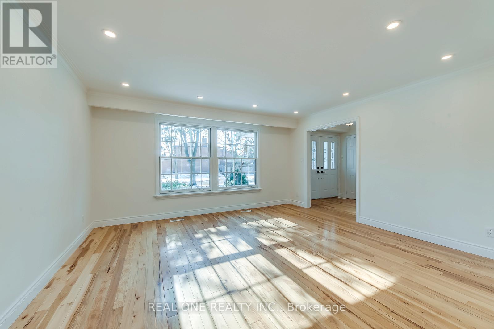 1585 Crombie Road, Mississauga, Ontario  L5J 4J1 - Photo 6 - W13055254