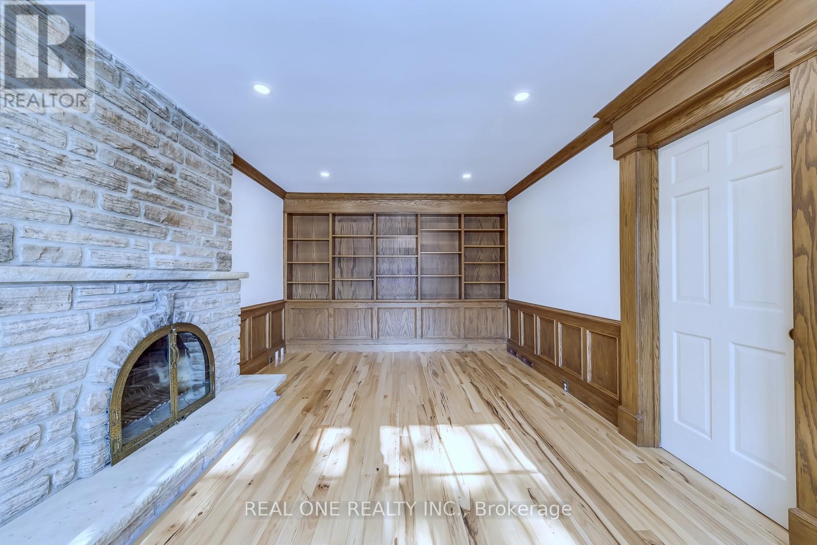 1585 Crombie Road, Mississauga, Ontario  L5J 4J1 - Photo 9 - W13055254