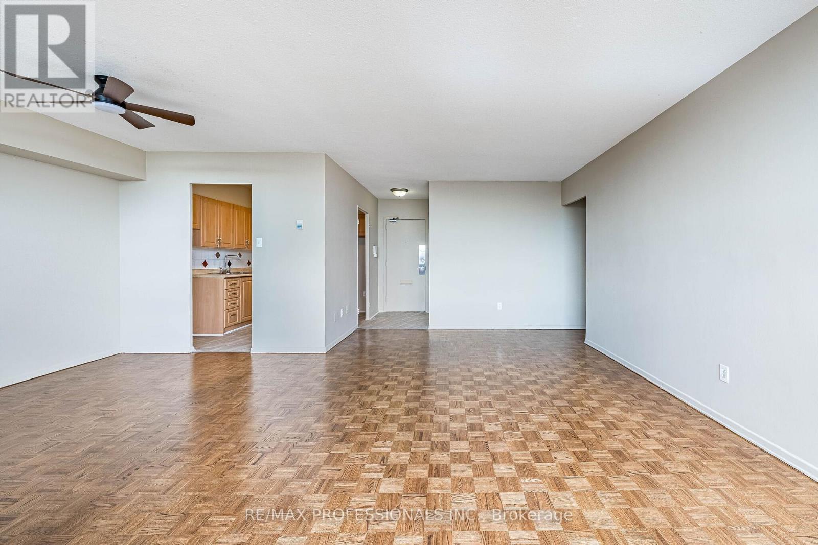 1618 - 551 The West Mall, Toronto, Ontario  M9C 1G7 - Photo 13 - W13055258