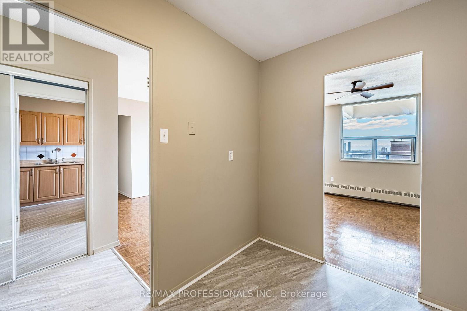 1618 - 551 The West Mall, Toronto, Ontario  M9C 1G7 - Photo 22 - W13055258