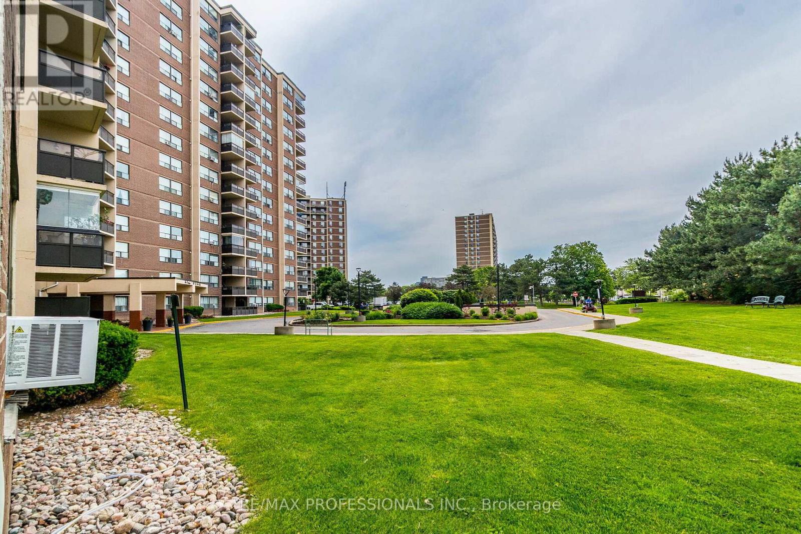 1618 - 551 The West Mall, Toronto, Ontario  M9C 1G7 - Photo 35 - W13055258