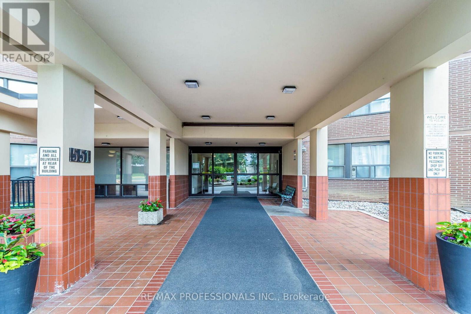 1618 - 551 The West Mall, Toronto, Ontario  M9C 1G7 - Photo 5 - W13055258