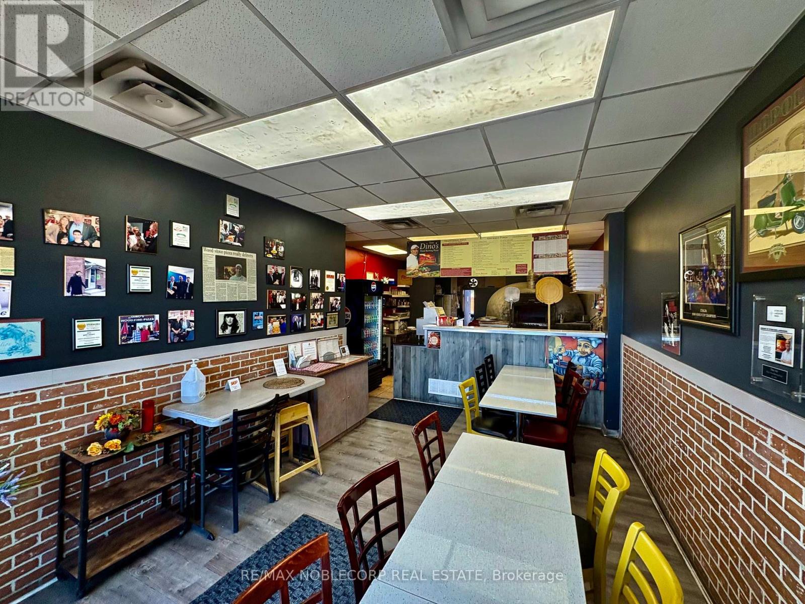 820 The Queensway Street, Toronto, Ontario  M8Z 1N5 - Photo 2 - W13055280