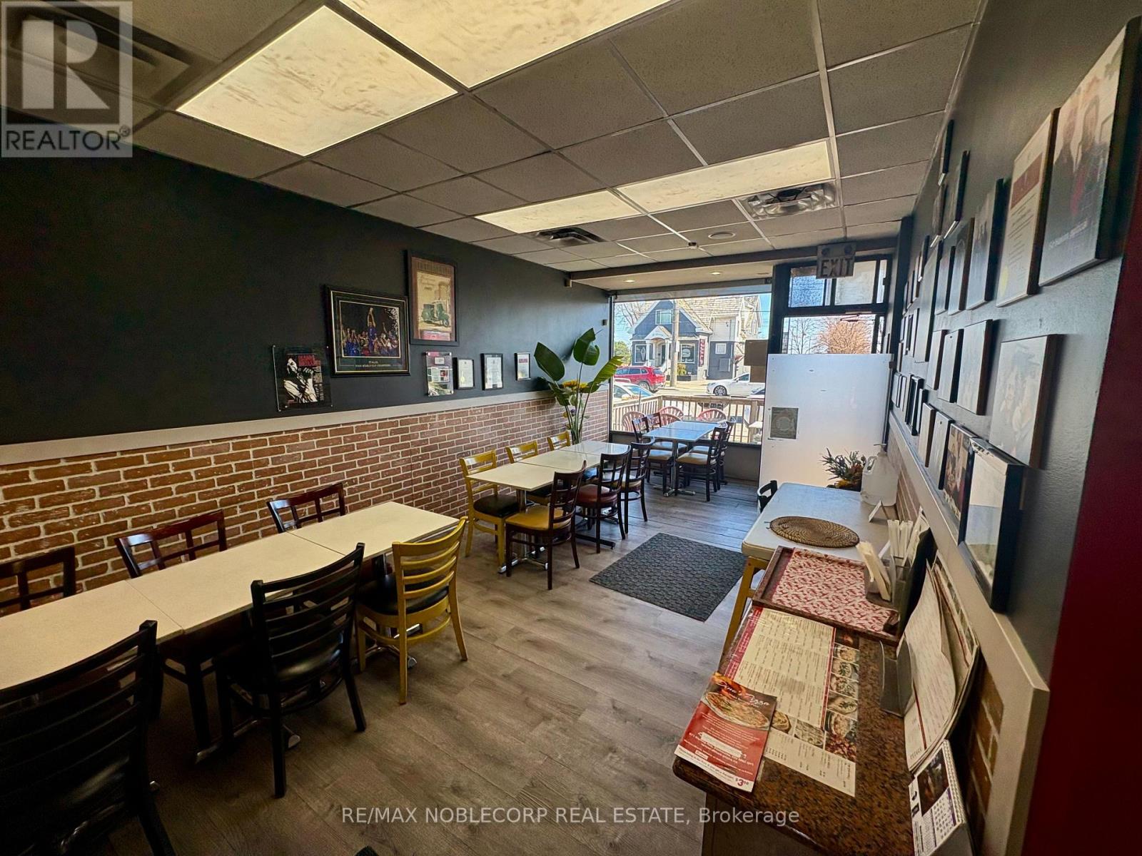 820 The Queensway Street, Toronto, Ontario  M8Z 1N5 - Photo 3 - W13055280