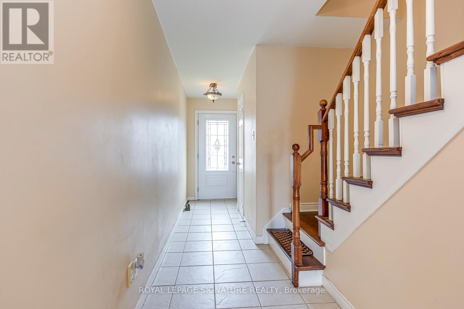 6 Wood Circle, Caledon, Ontario  L7E 1R4 - Photo 2 - W13055328