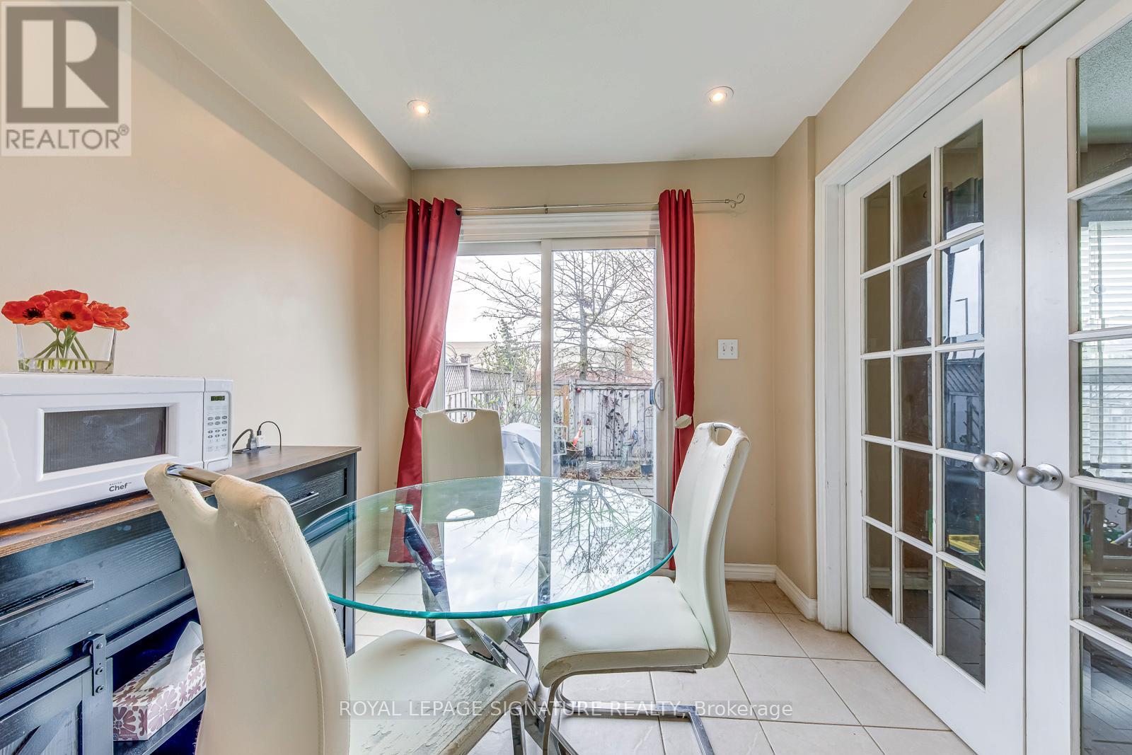 6 Wood Circle, Caledon, Ontario  L7E 1R4 - Photo 5 - W13055328