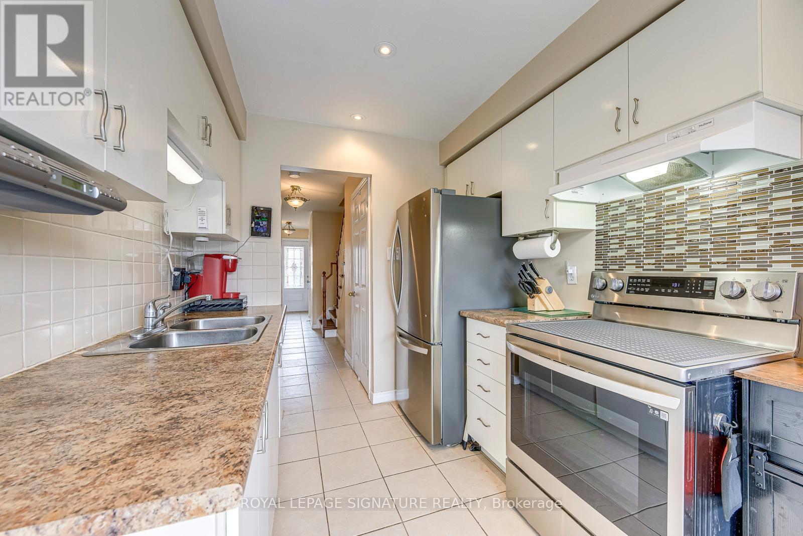 6 Wood Circle, Caledon, Ontario  L7E 1R4 - Photo 6 - W13055328