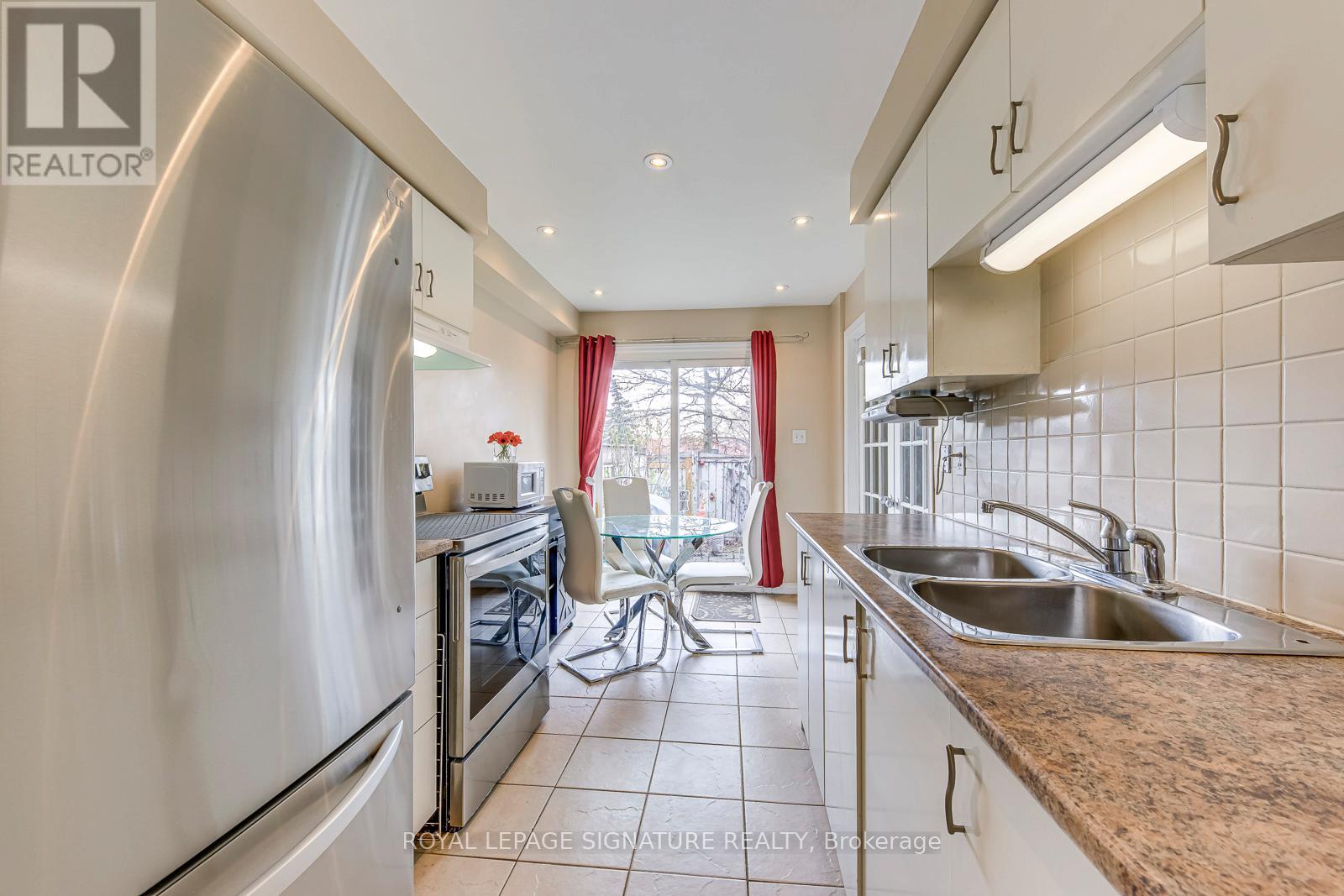 6 Wood Circle, Caledon, Ontario  L7E 1R4 - Photo 8 - W13055328