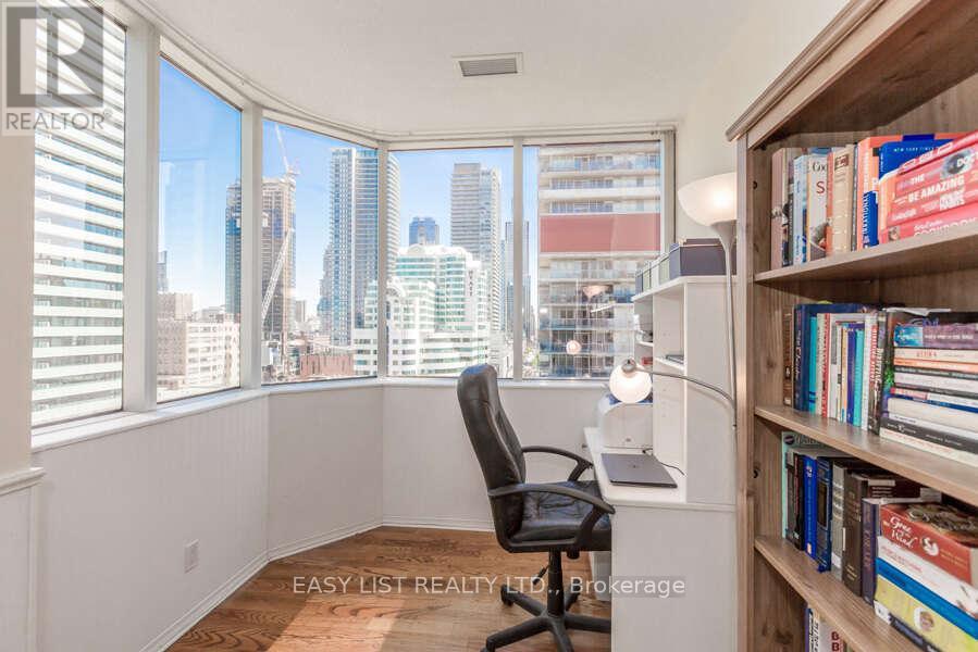 1001 - 393 King Street W, Toronto, Ontario  M5V 3G8 - Photo 6 - C12932374