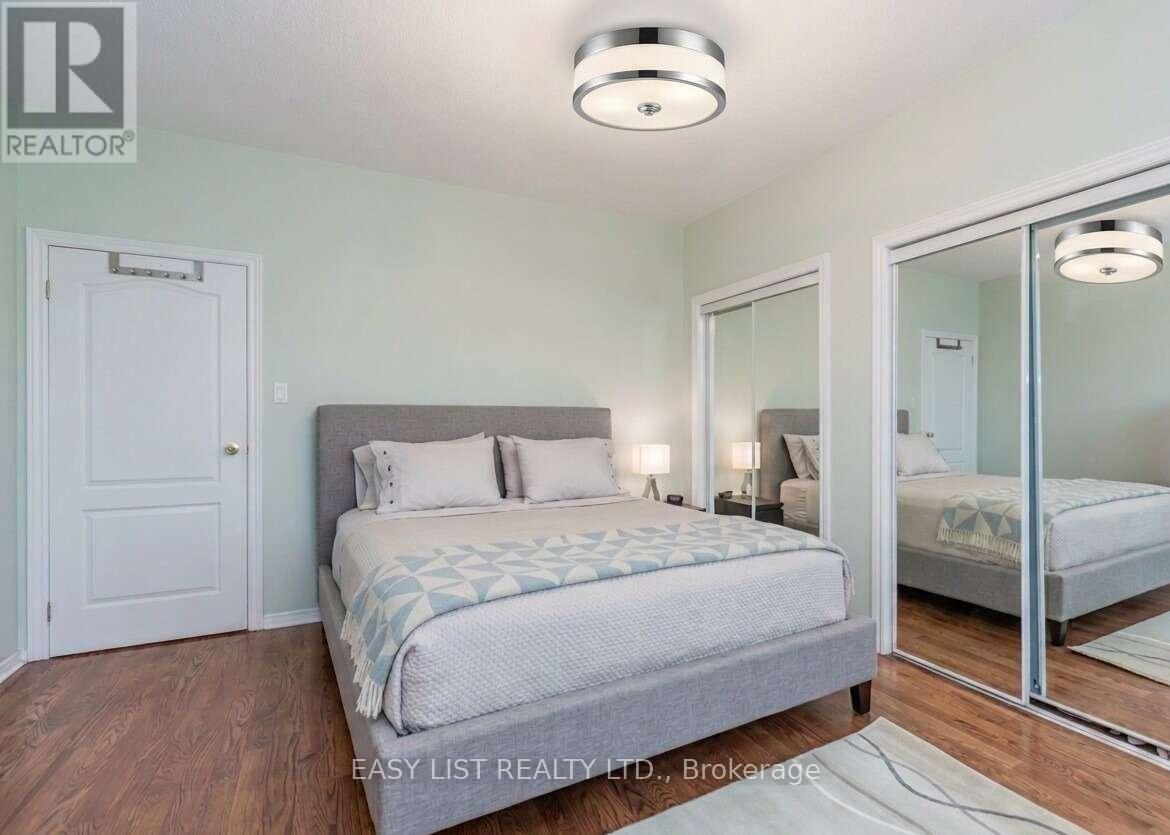 1001 - 393 King Street W, Toronto, Ontario  M5V 3G8 - Photo 4 - C12932374