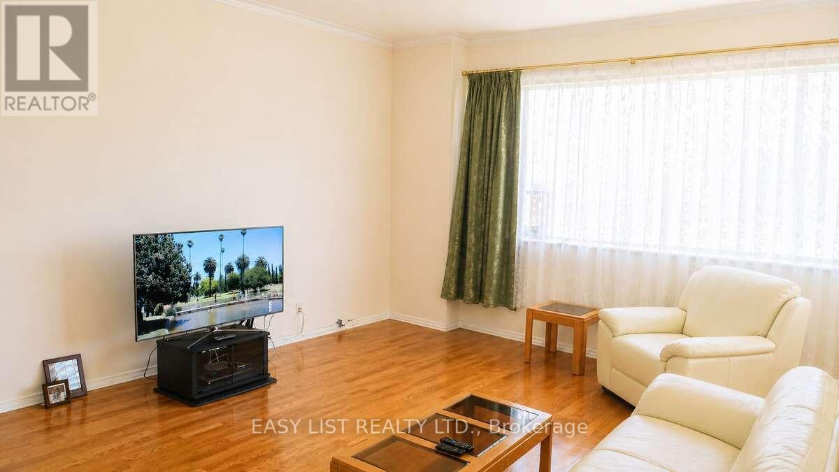 1001 - 393 King Street W, Toronto, Ontario  M5V 3G8 - Photo 8 - C12932374