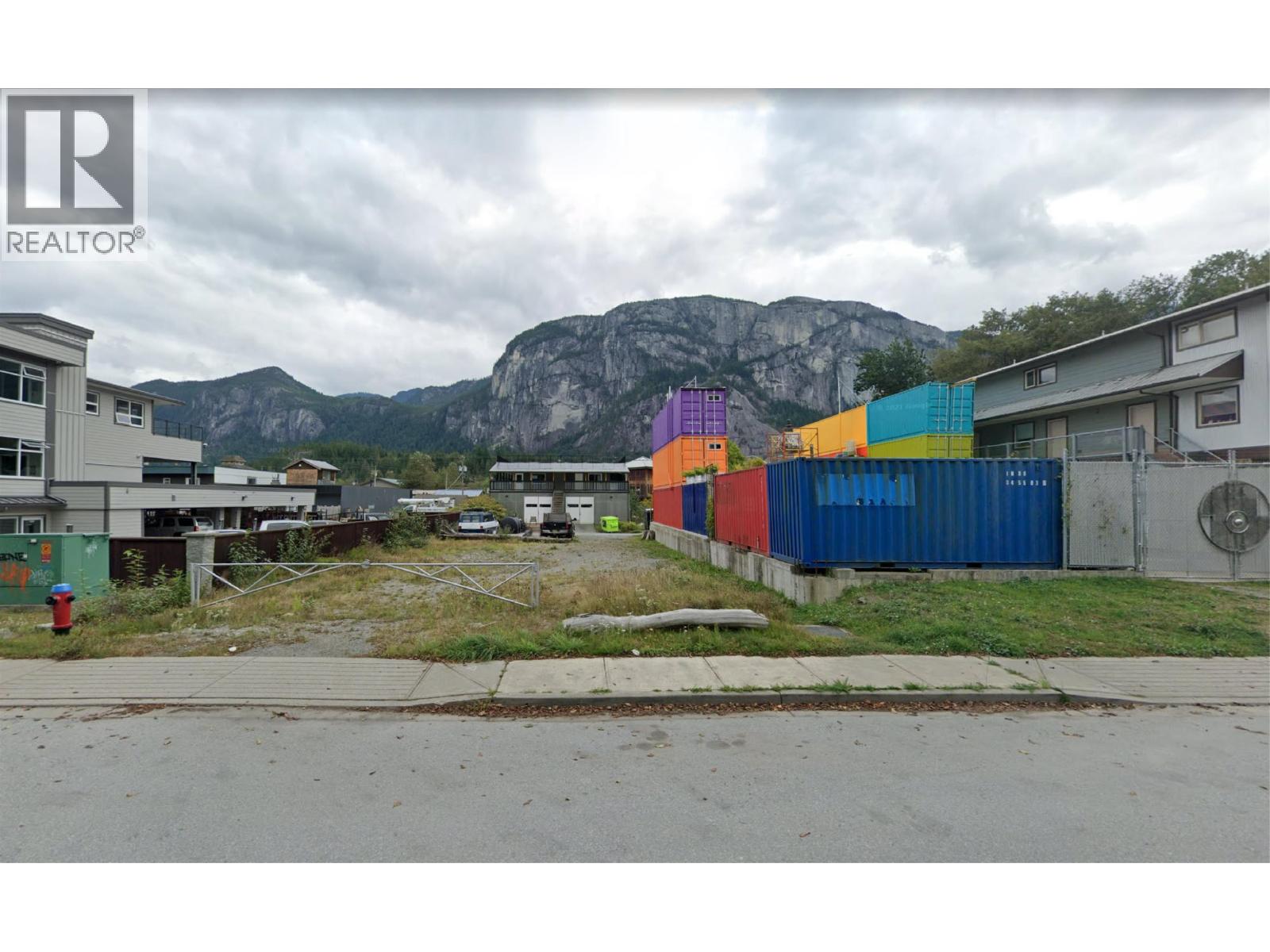 37718 THIRD AVENUE, Squamish, British Columbia