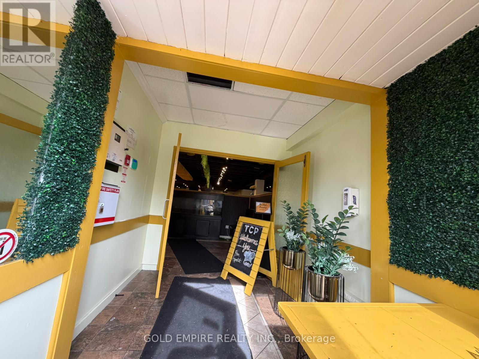 530 Clarke Road, London East, Ontario  N5V 2C7 - Photo 3 - X13055376