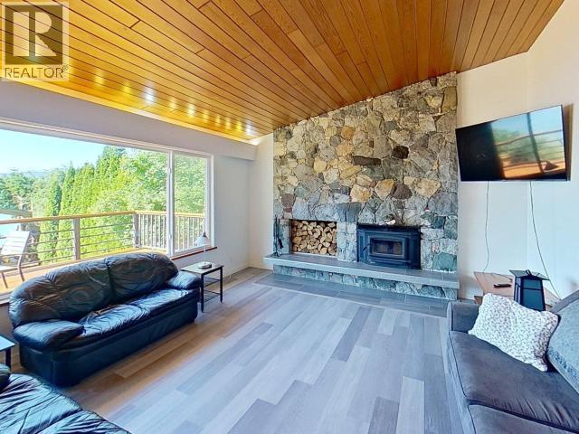 12259 Scotch Fir Point Road, Powell River, British Columbia  V8A 0M5 - Photo 3 - 19837