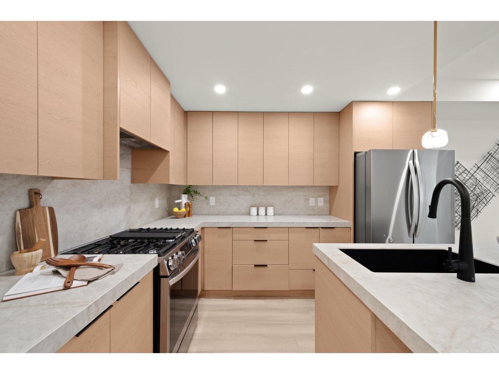 208 15353 17 Avenue, Surrey, British Columbia  V4A 1T8 - Photo 6 - R3117054