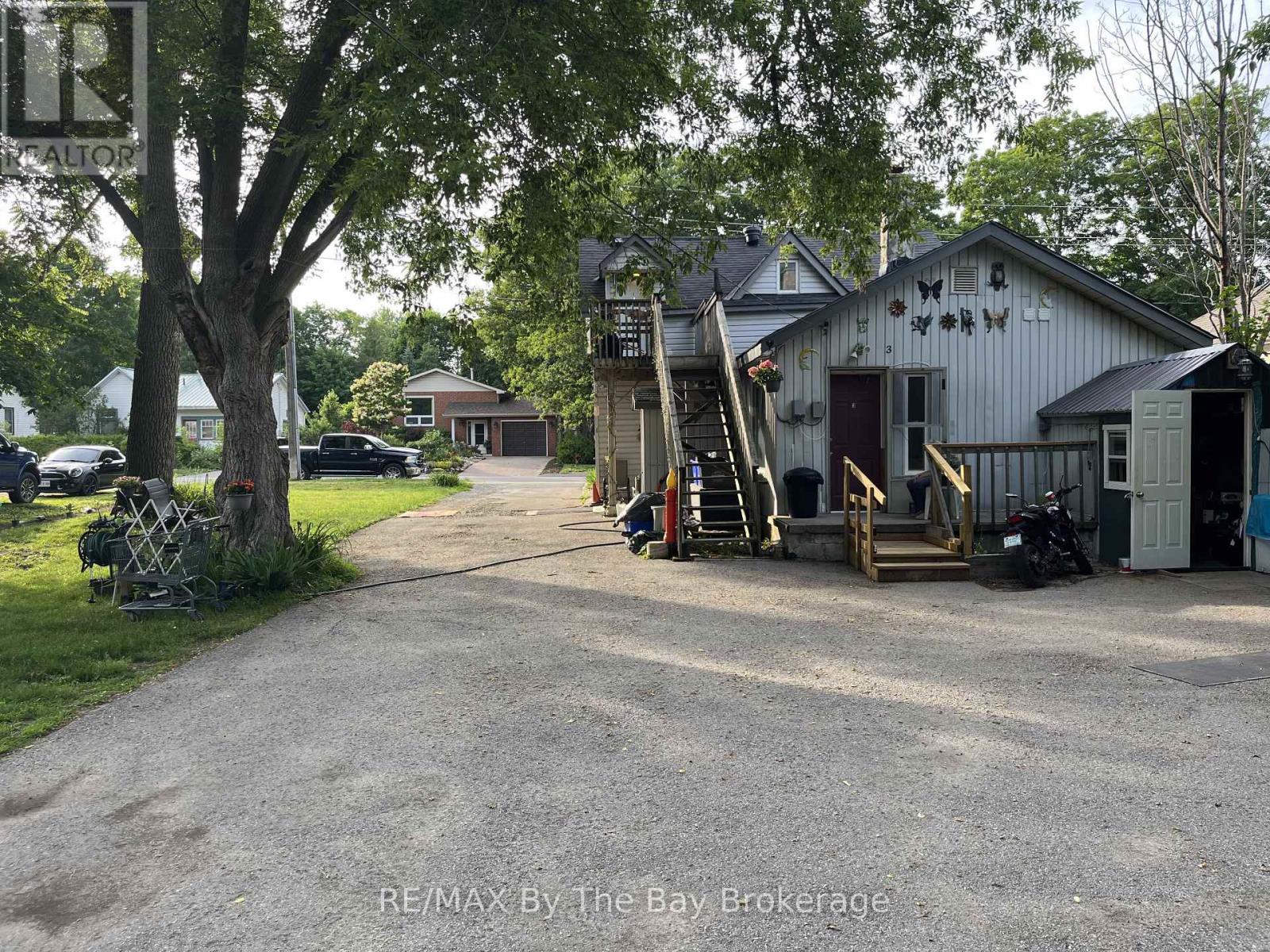 13 Henry Street, Barrie (Queen's Park), Ontario  L4N 1C5 - Photo 11 - S13055392