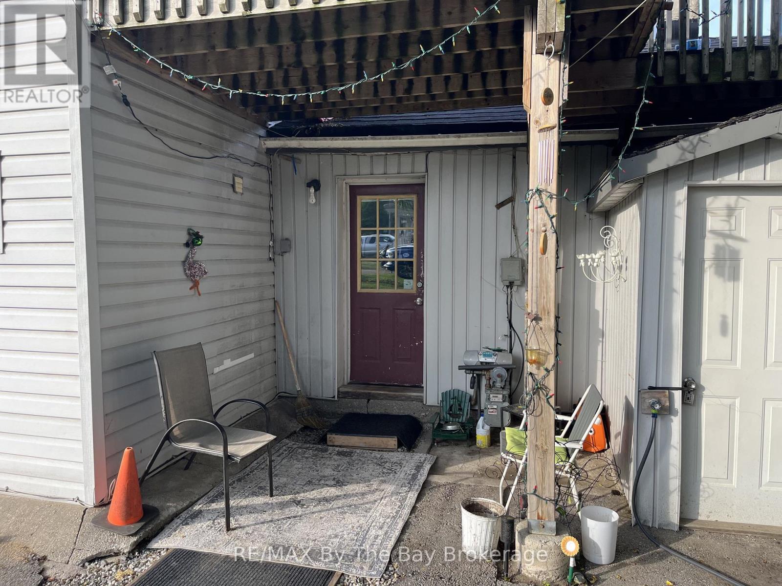 13 Henry Street, Barrie (Queen's Park), Ontario  L4N 1C5 - Photo 4 - S13055392