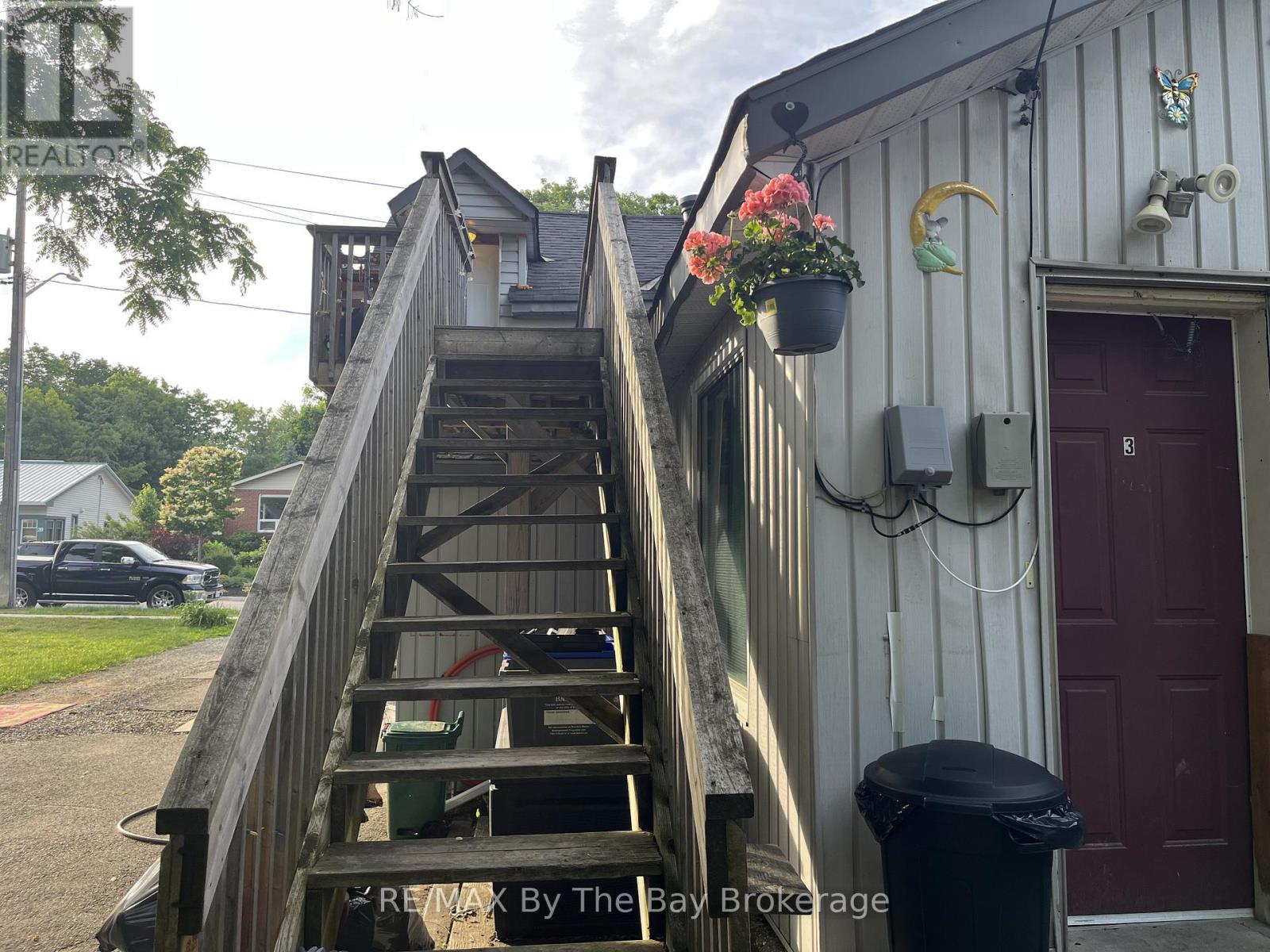 13 Henry Street, Barrie (Queen's Park), Ontario  L4N 1C5 - Photo 6 - S13055392