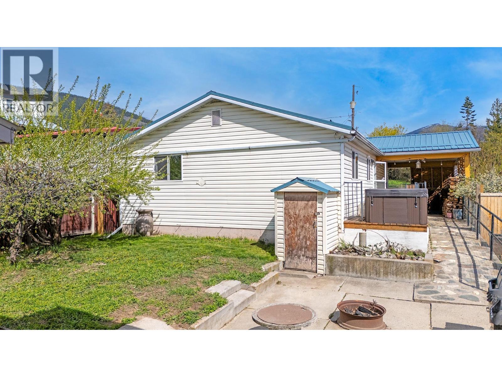 129 9th Avenue S, Creston, British Columbia  V0B 1G3 - Photo 19 - 10385004