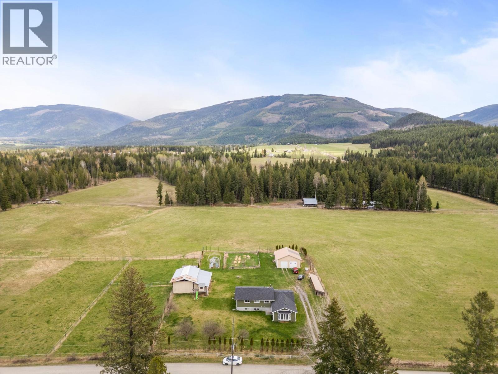 59 Beaven Road, Cherryville, British Columbia  V0E 2G3 - Photo 2 - 10385186