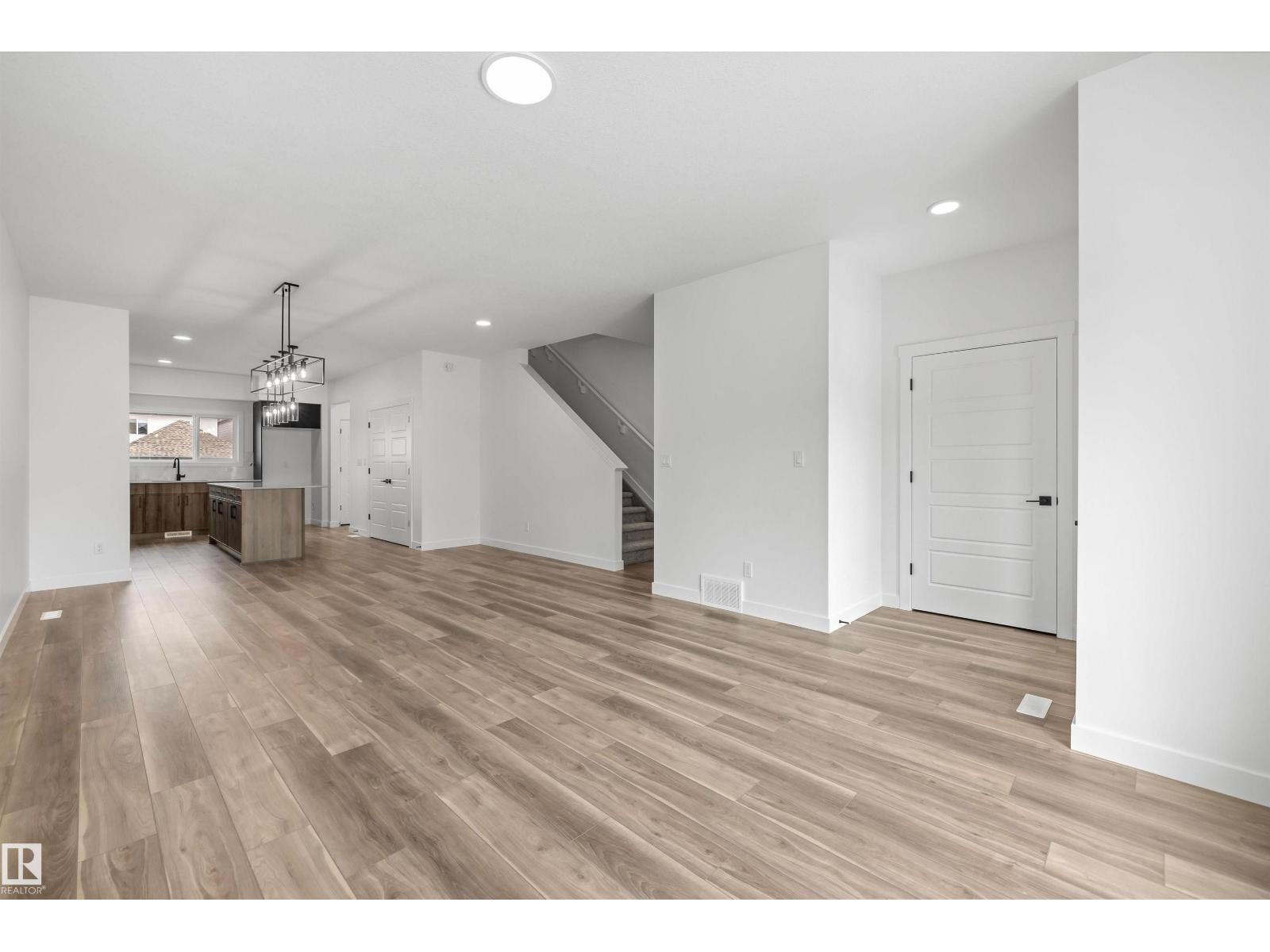 6226 175a Av NW, Edmonton, Alberta  T5Y 4H3 - Photo 4 - E4473705