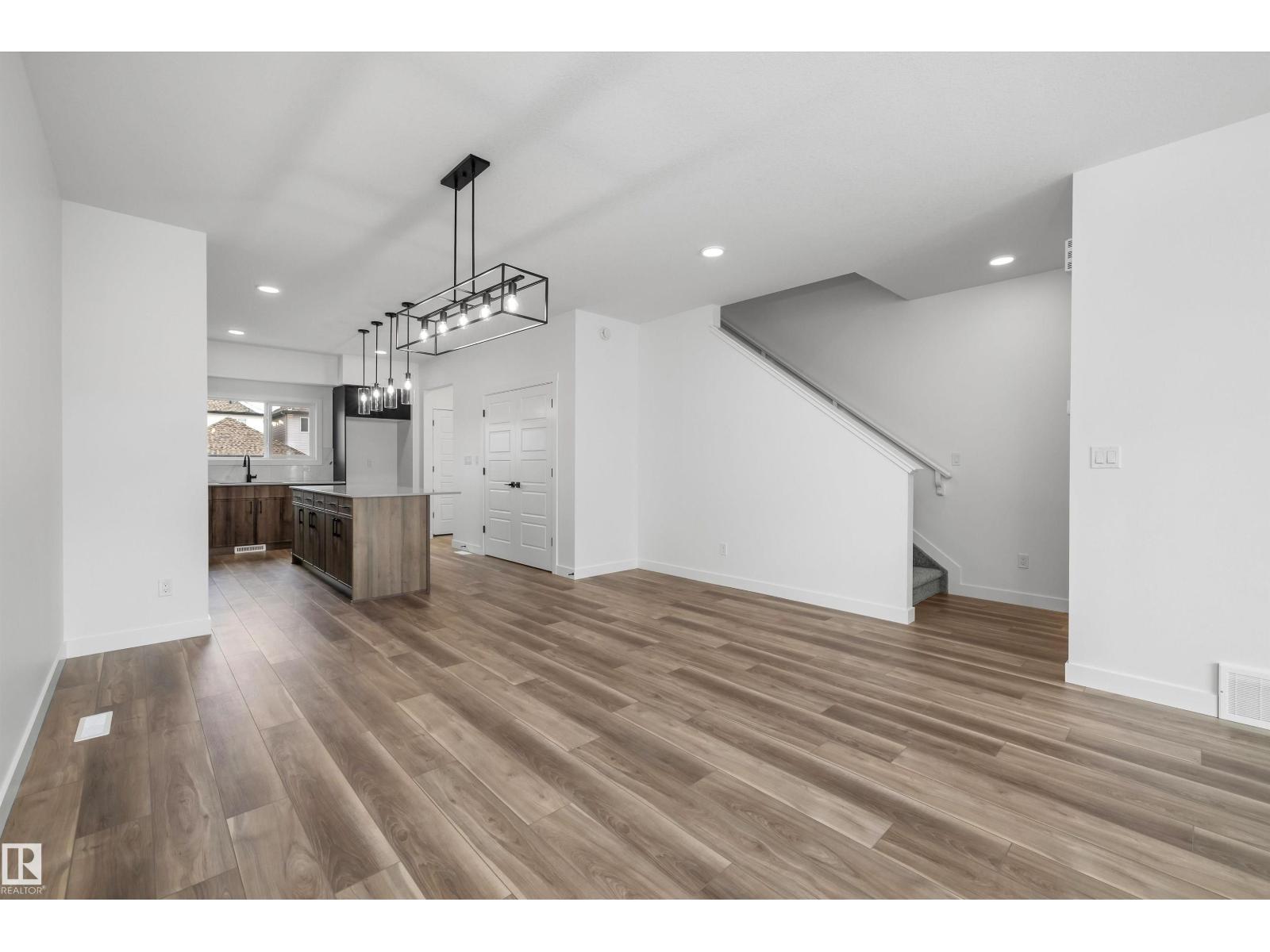 6226 175a Av NW, Edmonton, Alberta  T5Y 4H3 - Photo 8 - E4473705