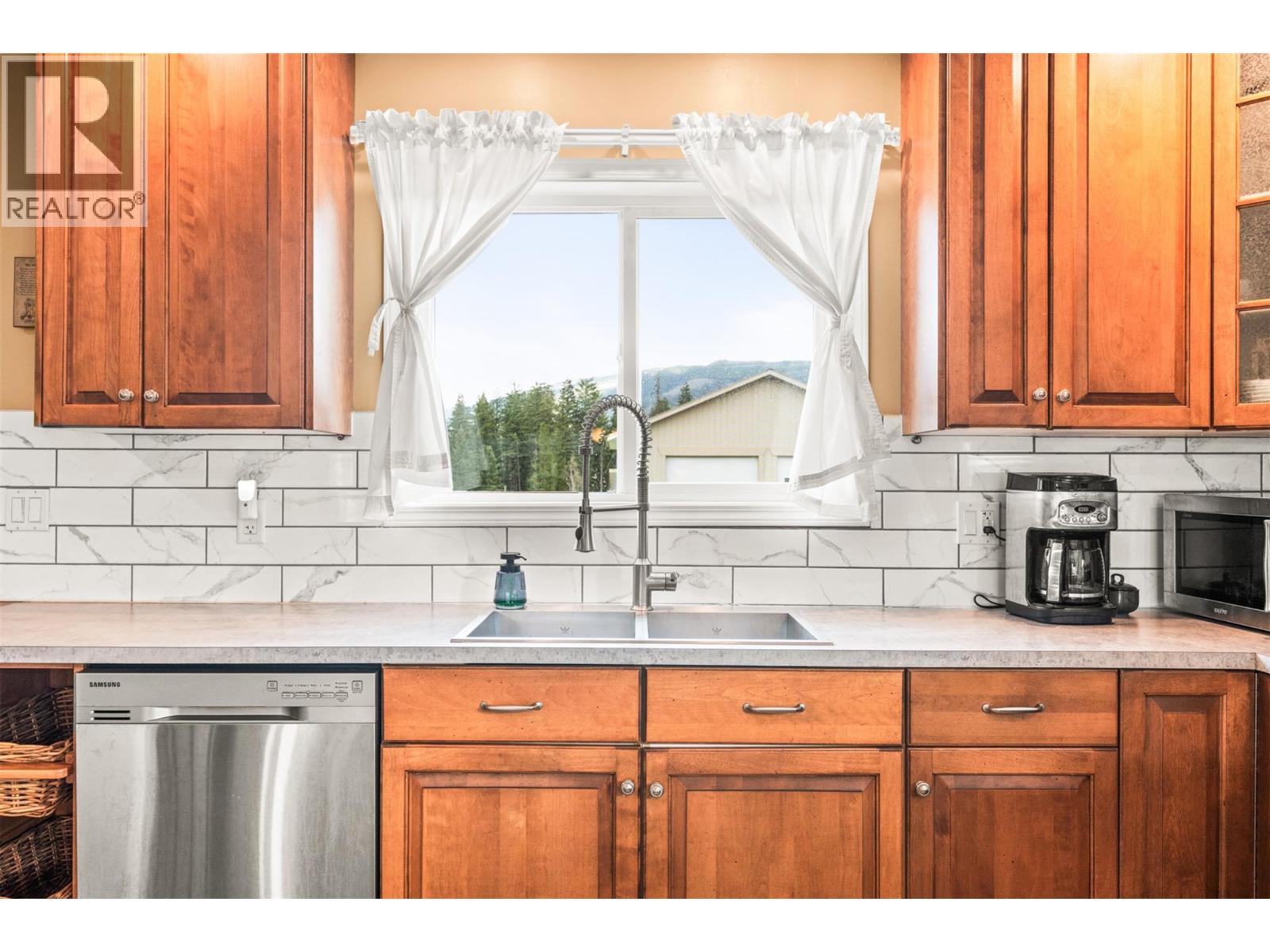 59 Beaven Road, Cherryville, British Columbia  V0E 2G3 - Photo 13 - 10385186