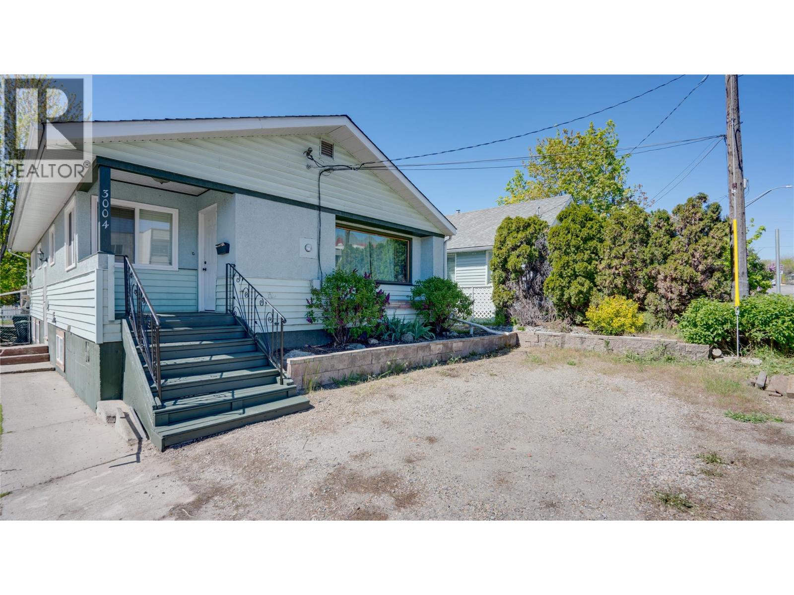 3004 37 Street, Vernon, British Columbia  V1T 6G5 - Photo 2 - 10385213