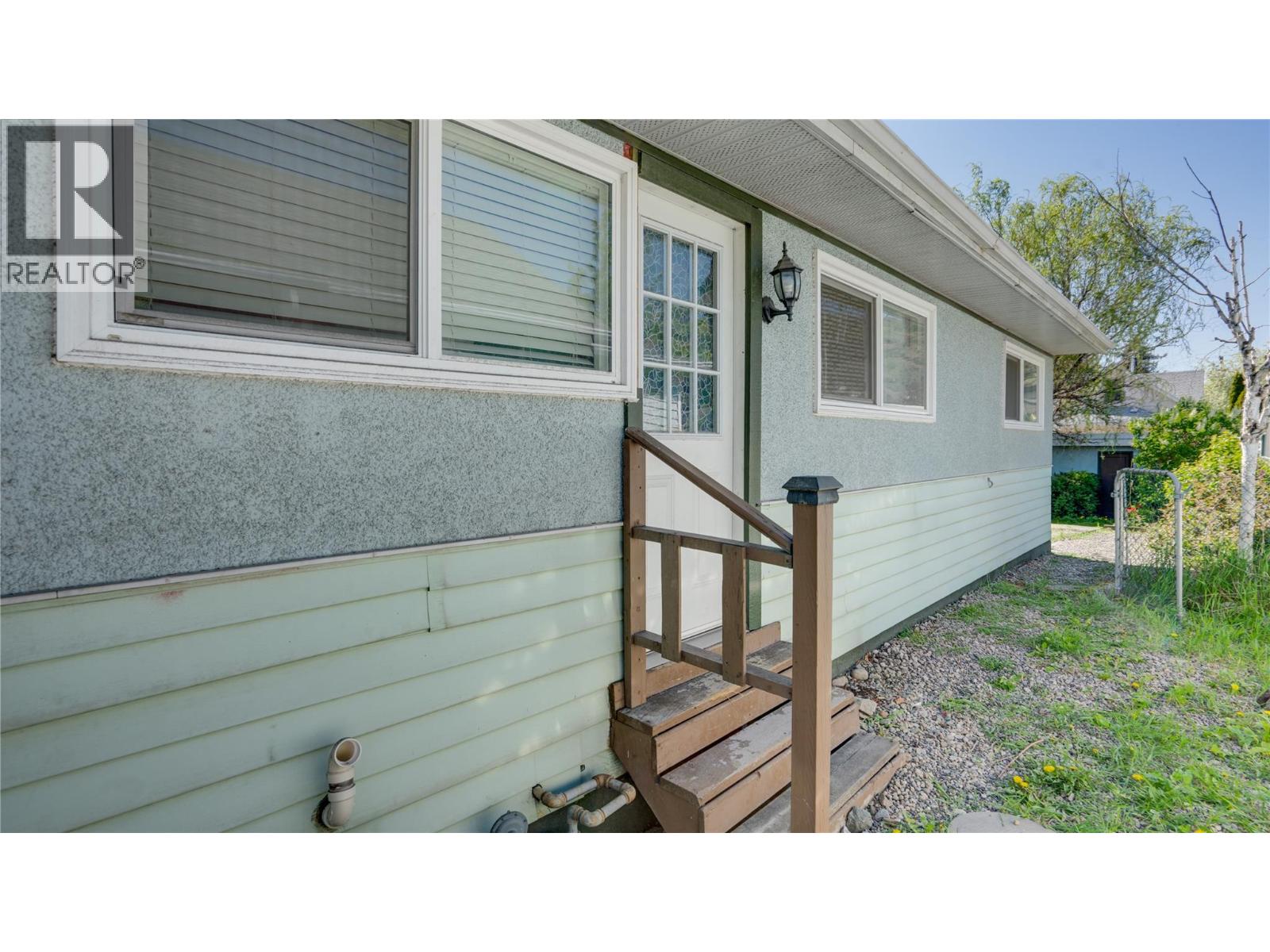 3004 37 Street, Vernon, British Columbia  V1T 6G5 - Photo 38 - 10385213