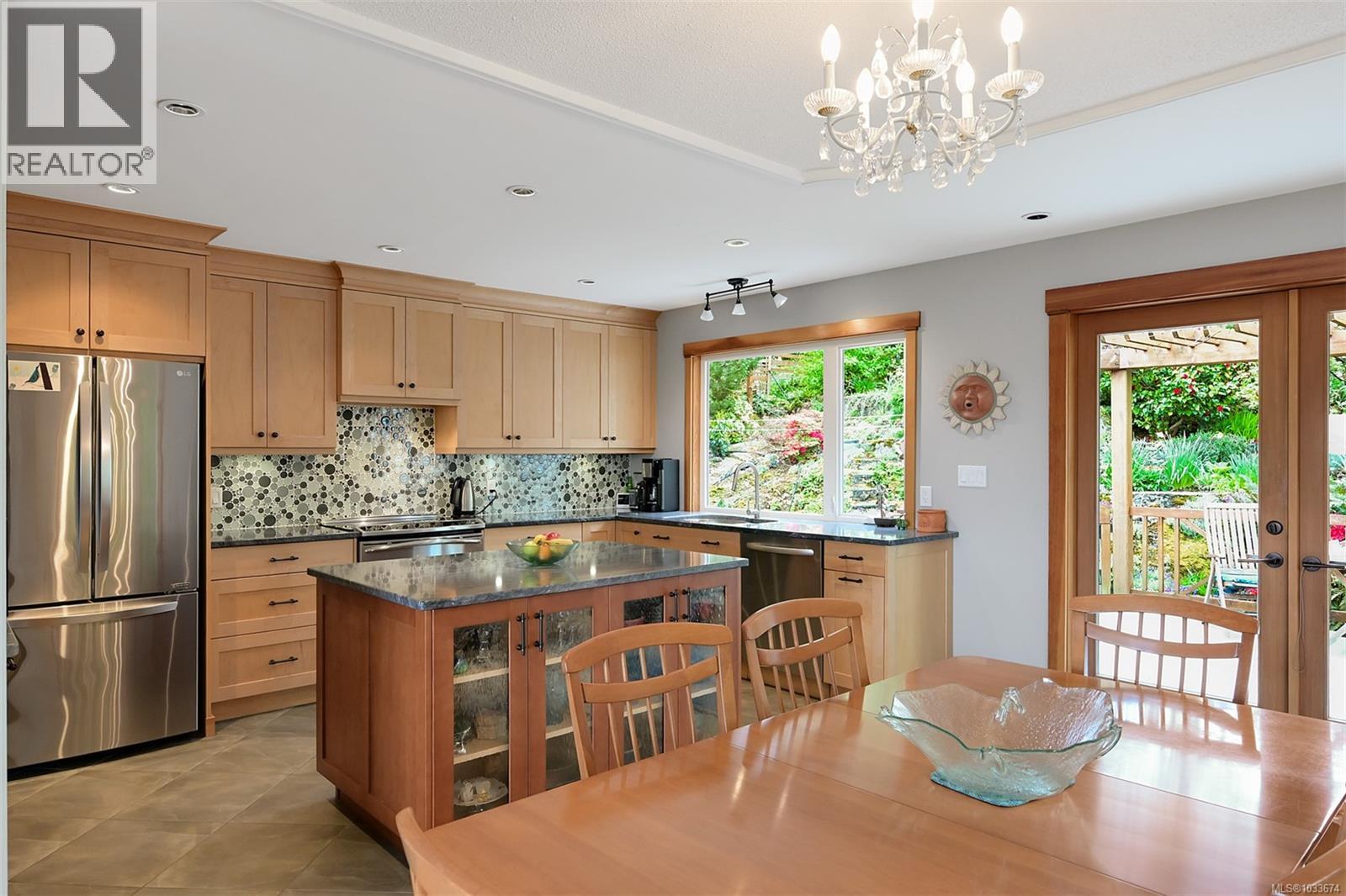 857 Rockheights Ave, Esquimalt, British Columbia  V9A 6J5 - Photo 10 - 1033674