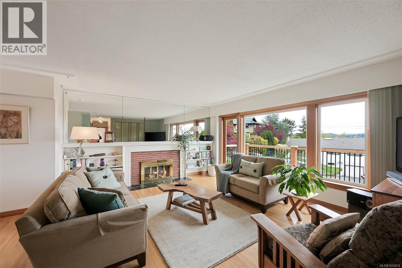 857 Rockheights Ave, Esquimalt, British Columbia  V9A 6J5 - Photo 4 - 1033674